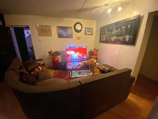 2 Bedroom Property for Sale in Maitland Western Cape